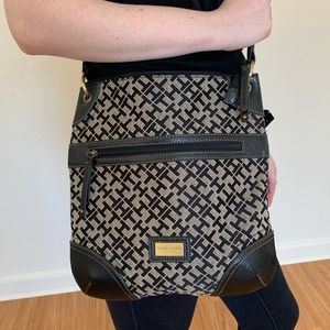 Tommy Hilfiger crossbody purse